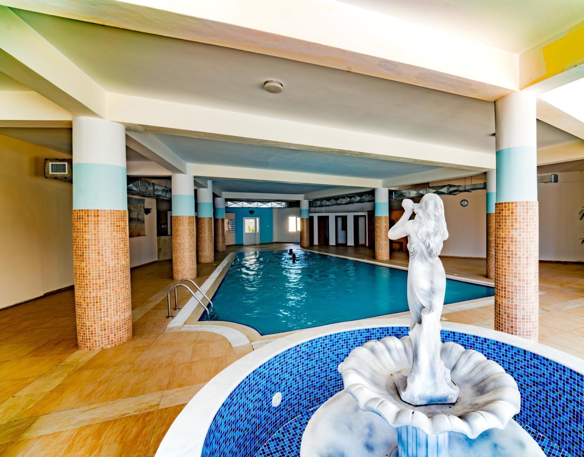 Stunning 2 Bedroom Holiday Home In 5-Star Resort Trikomo Buitenkant foto